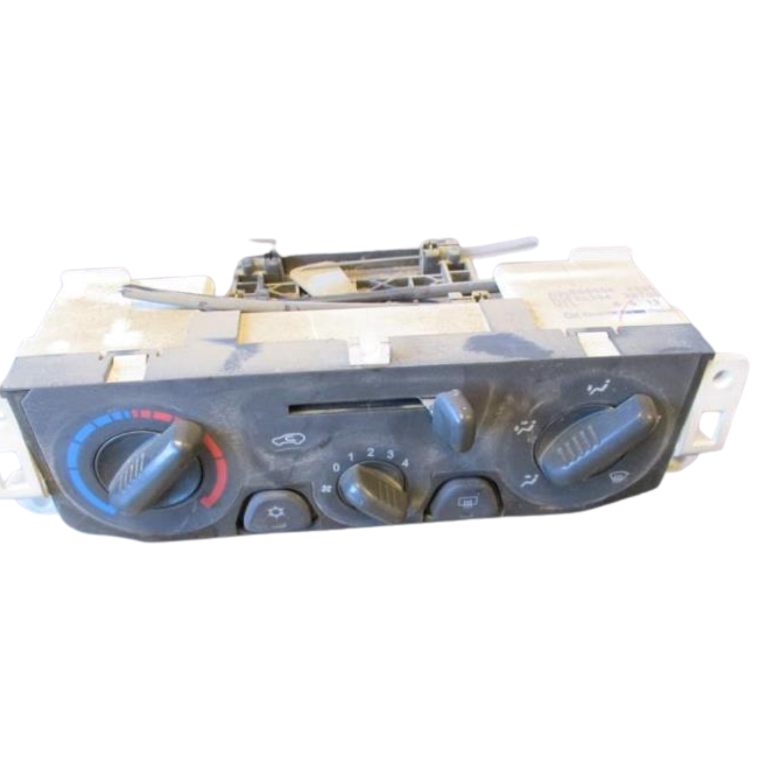 Mando Control Aire Acondicionado  Isuzu Luv D-Max 3.5 2005-2008 8980043620 Usado